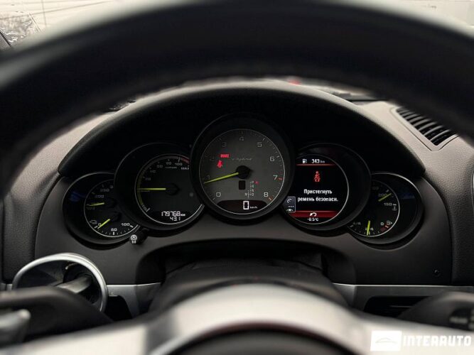 Porsche Cayenne S Hybrid 39 interauto-car