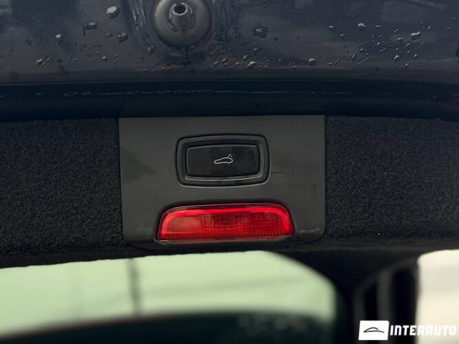 Porsche Cayenne S Hybrid 52 interauto-car