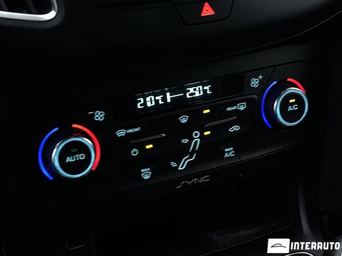 Ford Focus 40 interauto-car