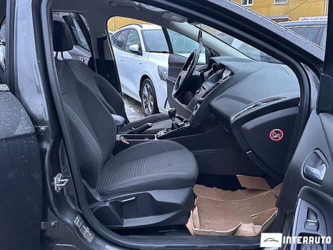 Ford Focus 44 interauto-car