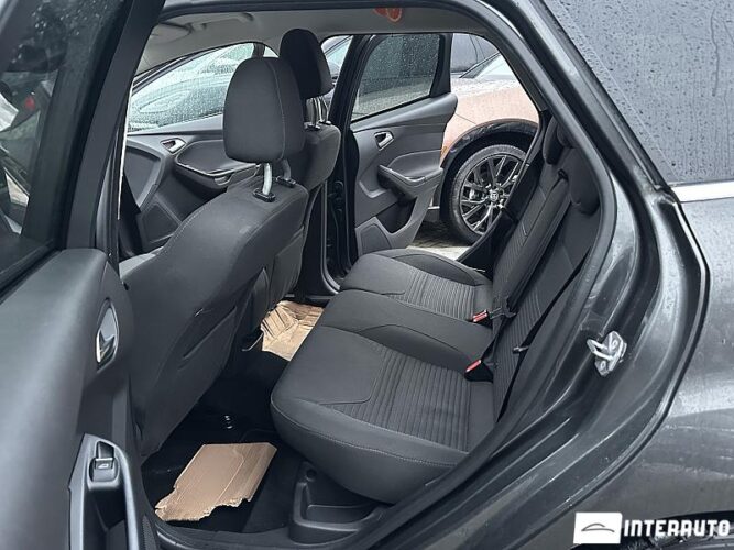 Ford Focus 42 interauto-car