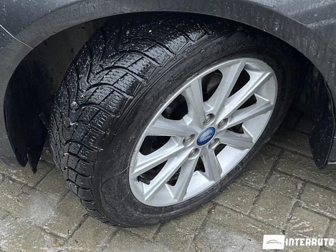 Ford Focus 47 interauto-car