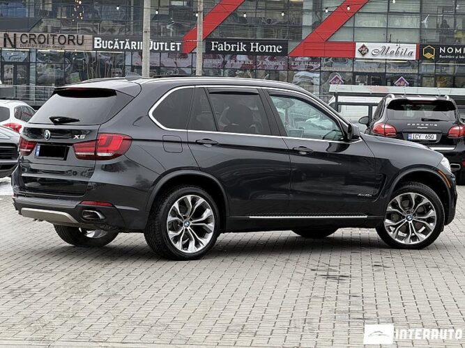 BMW X5 4.0e 40 interauto-car