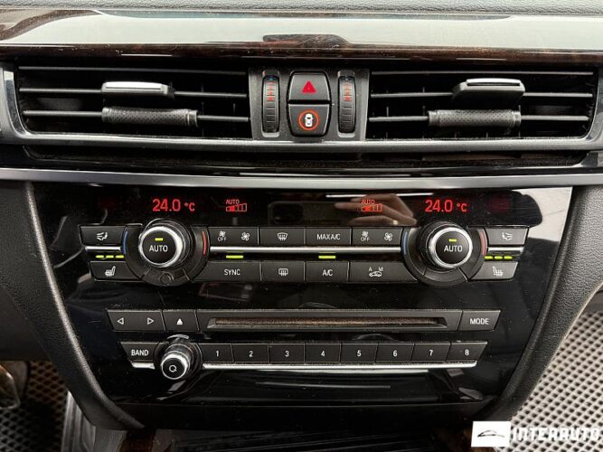 BMW X5 4.0e 49 interauto-car