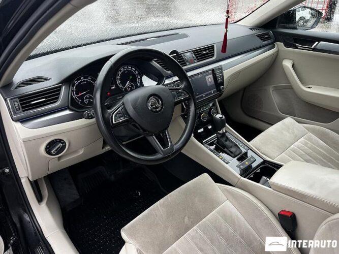 Skoda Superb 40 interauto-car