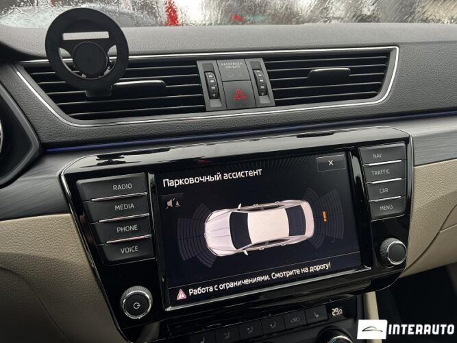 Skoda Superb 42 interauto-car