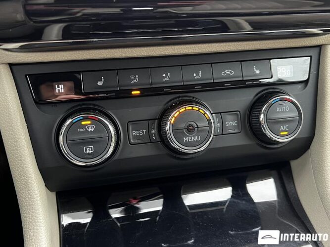 Skoda Superb 43 interauto-car