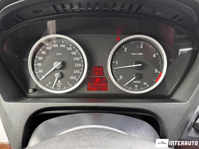 BMW X6 3.0D 40 interauto-car