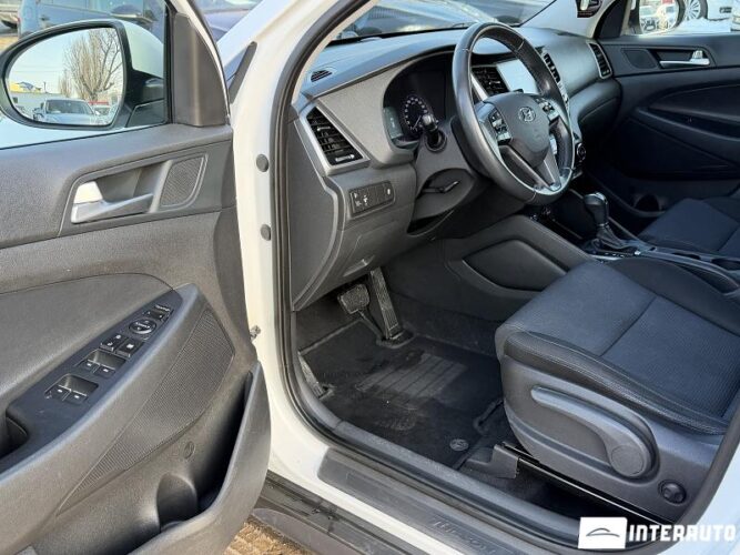 Hyundai Tucson 33 interauto-car