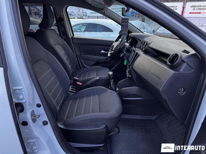 Dacia Duster 36 interauto-car