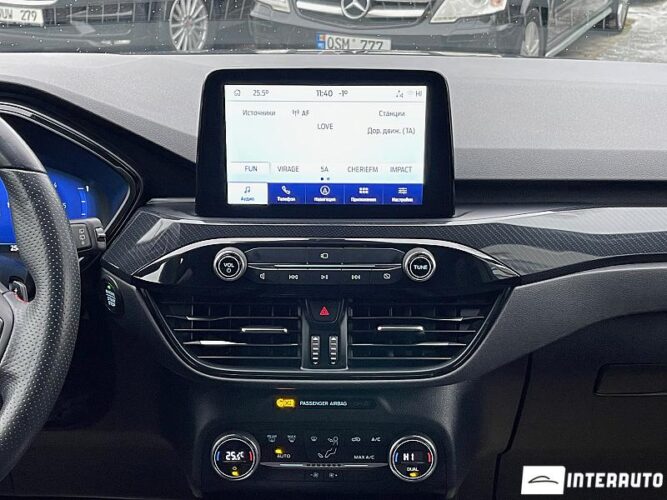 Ford Kuga 43 interauto-car