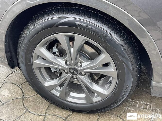 Ford Kuga 38 interauto-car