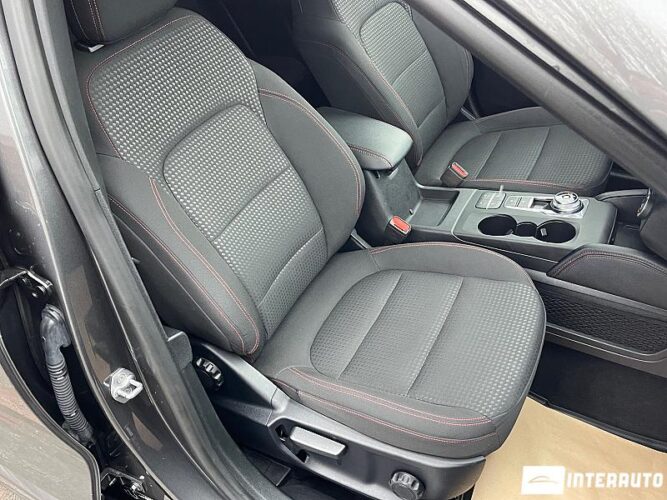 Ford Kuga 51 interauto-car