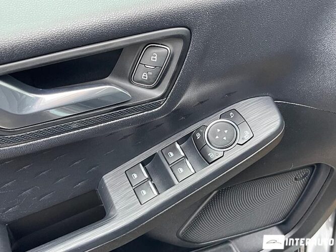 Ford Kuga 47 interauto-car