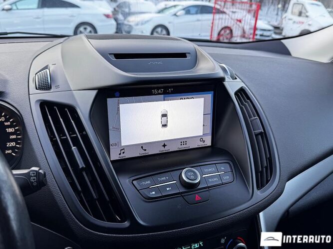 Ford Kuga 41 interauto-car