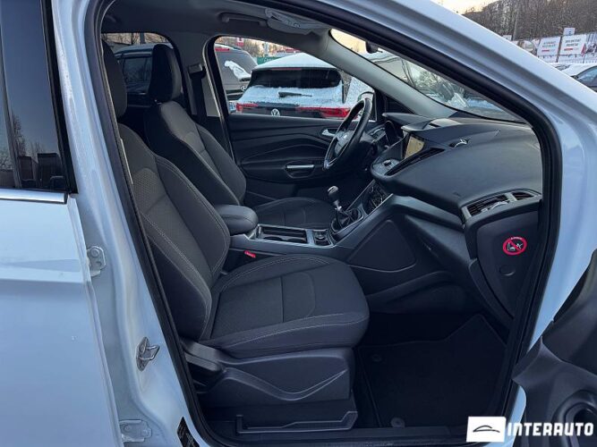 Ford Kuga 46 interauto-car