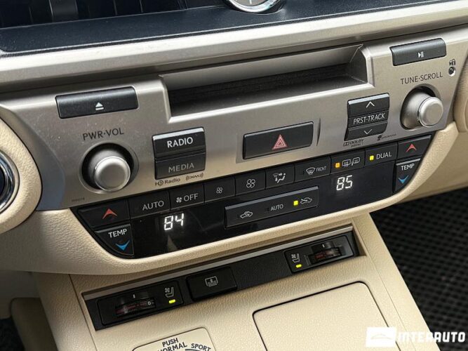 Lexus ES 300h 45 interauto-car