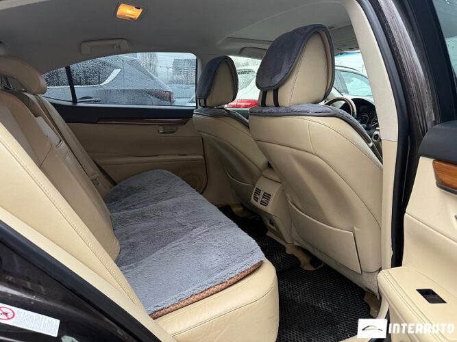 Lexus ES 300h 48 interauto-car