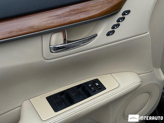 Lexus ES 300h 38 interauto-car