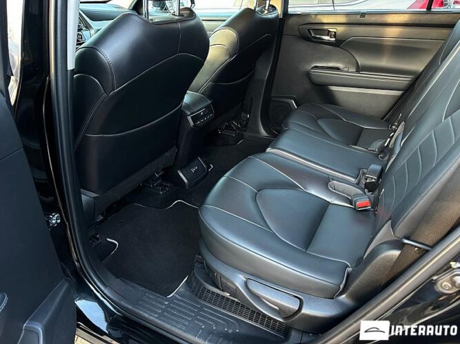 Toyota Highlander 44 interauto-car