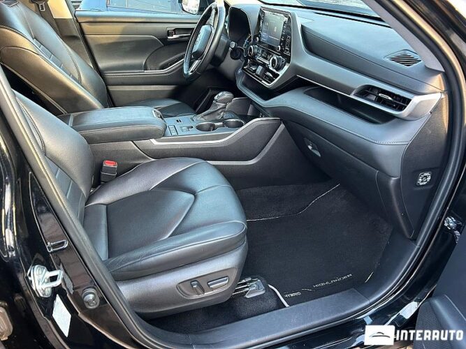 Toyota Highlander 43 interauto-car