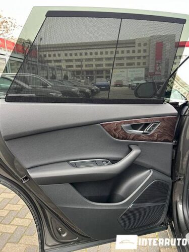 Audi Q8 64 interauto-car