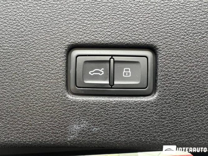 Audi Q8 69 interauto-car