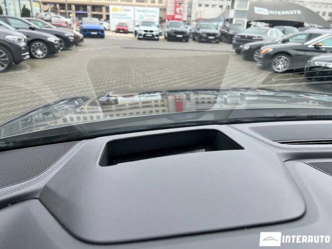 Audi Q8 52 interauto-car