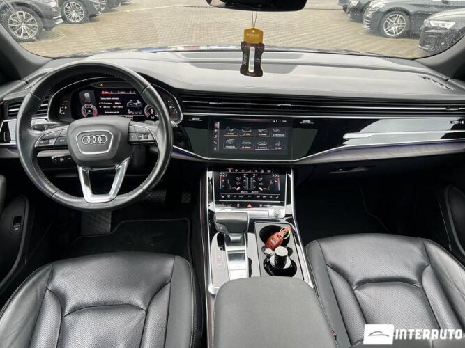 Audi Q8 50 interauto-car