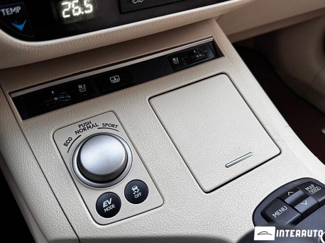 Lexus ES 300h 52 interauto-car