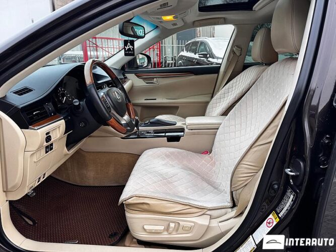 Lexus ES 300h 39 interauto-car