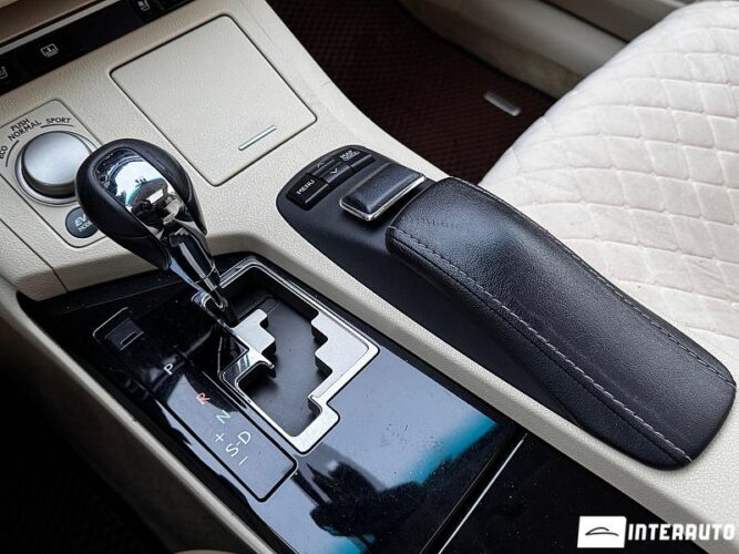 Lexus ES 300h 51 interauto-car