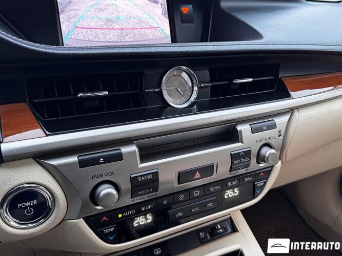 Lexus ES 300h 50 interauto-car