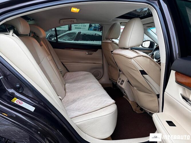 Lexus ES 300h 42 interauto-car