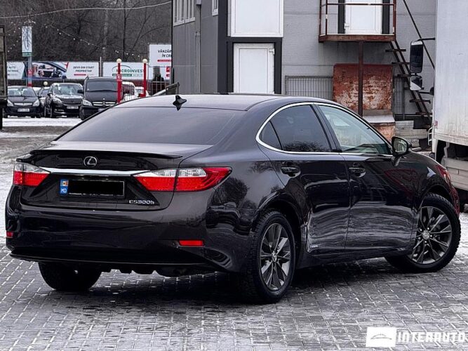 Lexus ES 300h 38 interauto-car