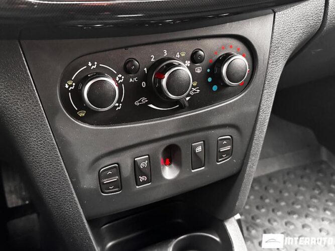 Dacia Logan MCV 42 interauto-car