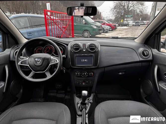 Dacia Logan MCV 38 interauto-car