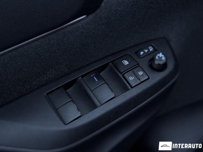 Toyota Yaris Cross 41 interauto-car