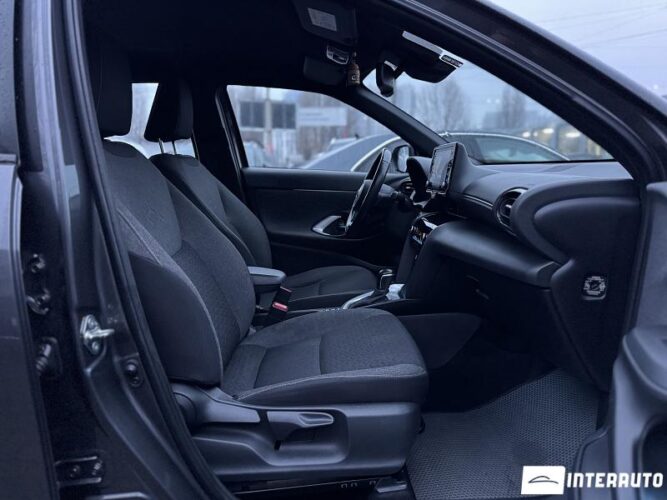 Toyota Yaris Cross 53 interauto-car