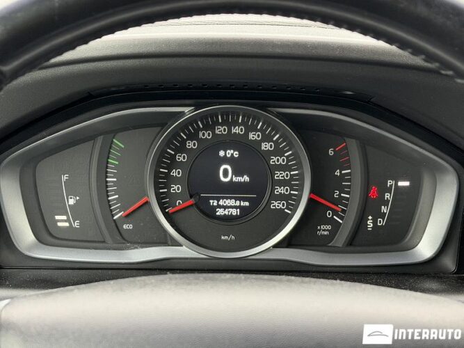 Volvo XC 60 38 interauto-car