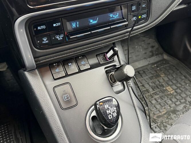 Toyota Auris 38 interauto-car