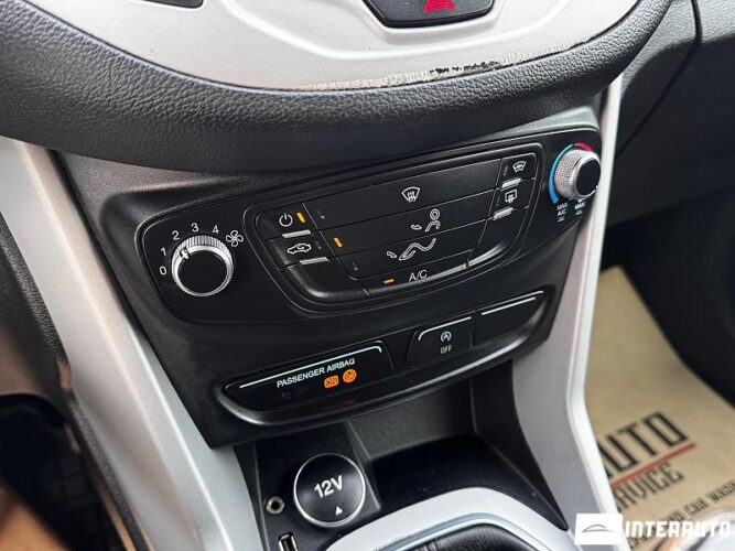 Ford B-MAX 38 interauto-car