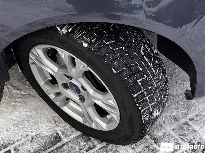 Ford B-MAX 43 interauto-car