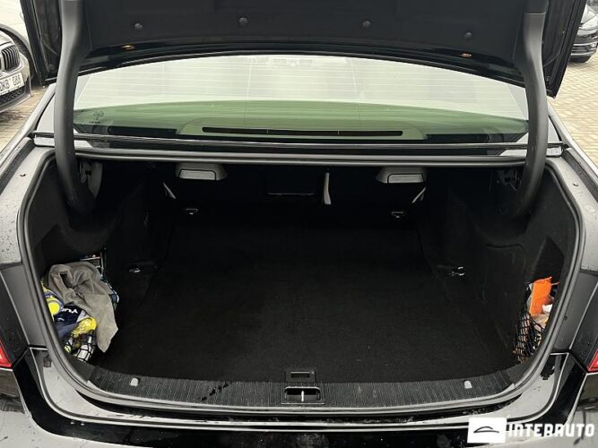 Mercedes E 200 47 interauto-car