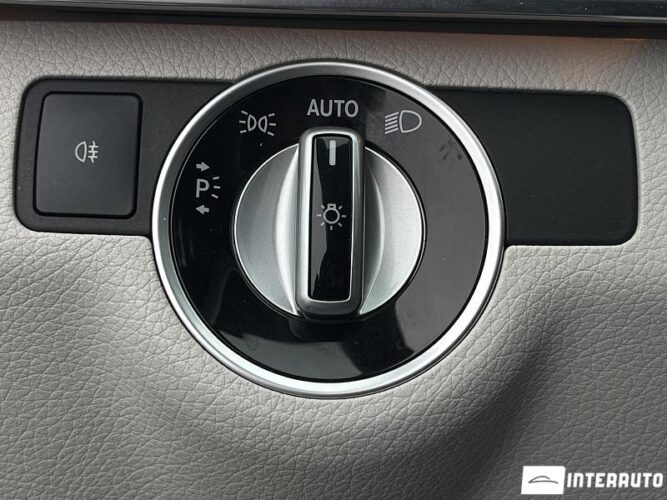 Mercedes E 200 38 interauto-car