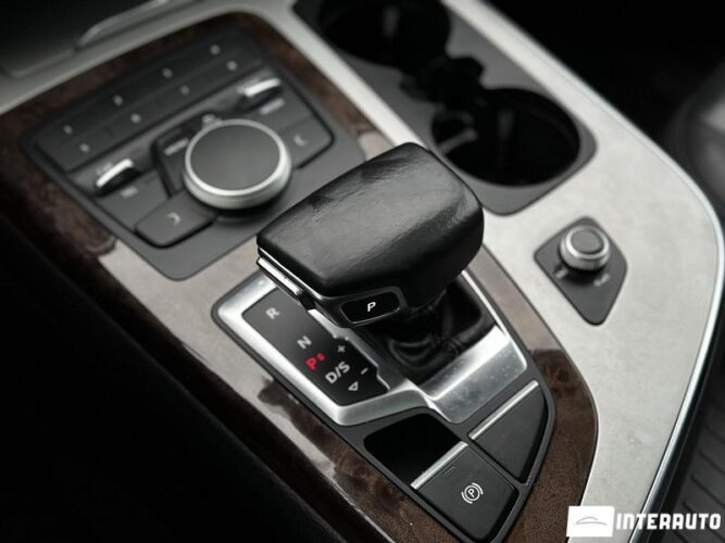 Audi Q7 50 interauto-car