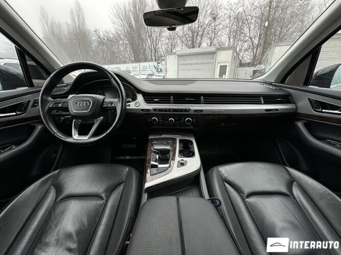 Audi Q7 44 interauto-car