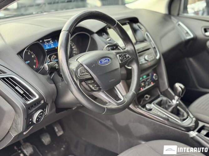 Ford Focus 40 interauto-car