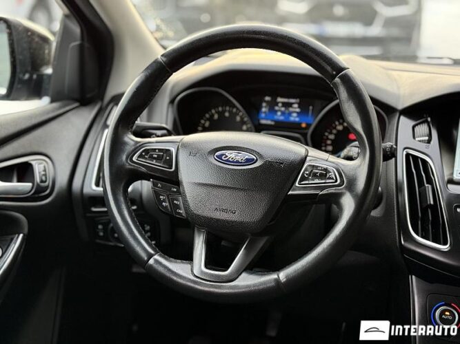 Ford Focus 42 interauto-car