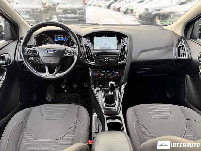 Ford Focus 48 interauto-car